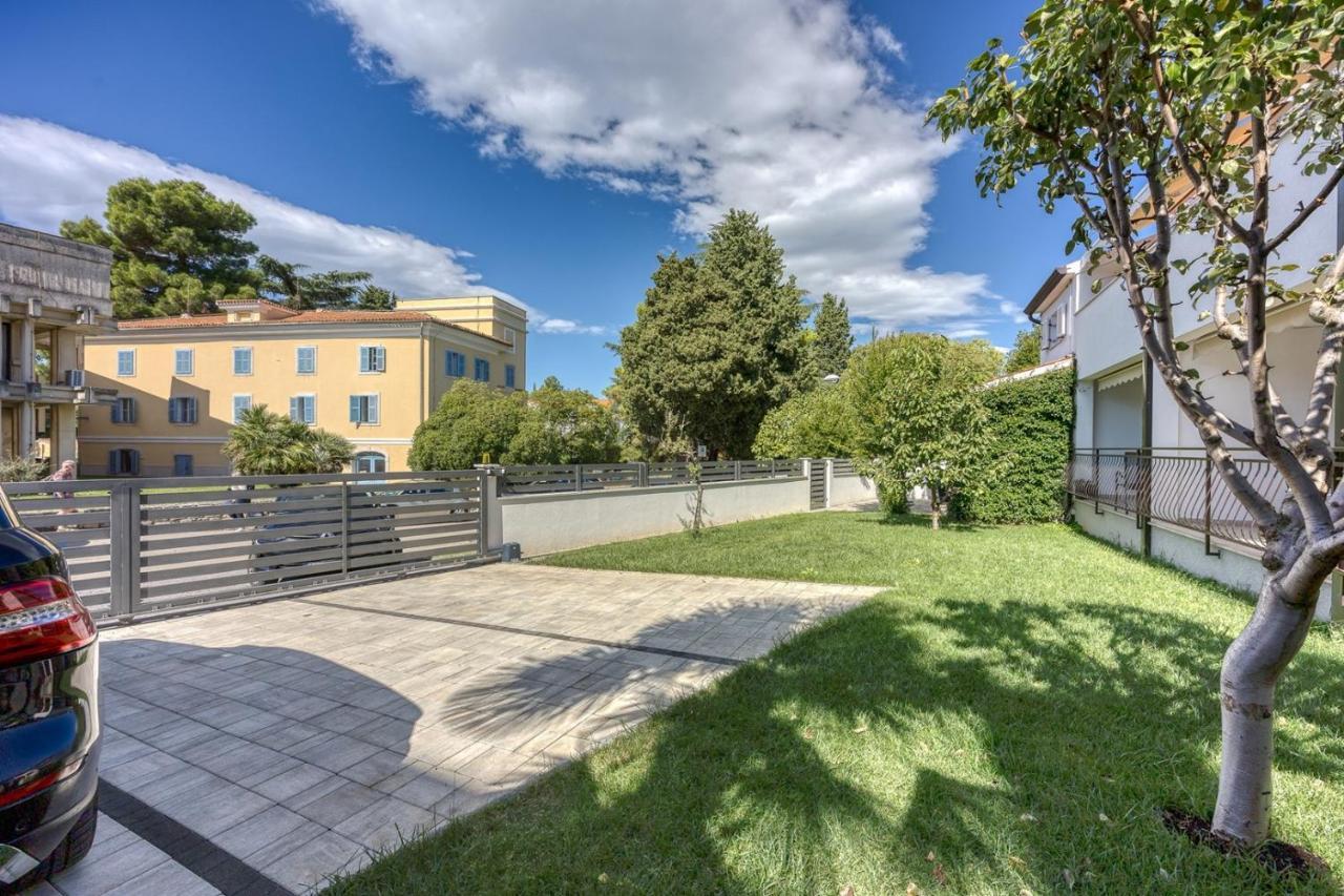 Apartments Claudio Poreč Exteriör bild